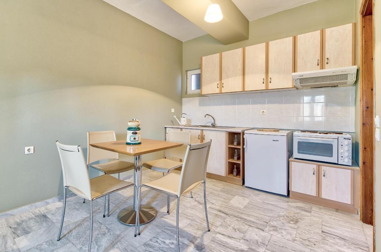 Avesta Apartments - 200M From The Beach Vasilikí Kültér fotó